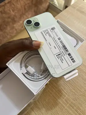New Apple iPhone 15 128 GB Green