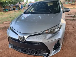 Toyota Corolla SE (1.8L 4cyl 2A) 2018 Silver