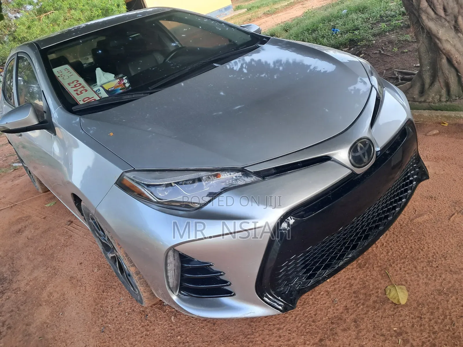 Toyota Corolla SE (1.8L 4cyl 2A) 2018 Silver