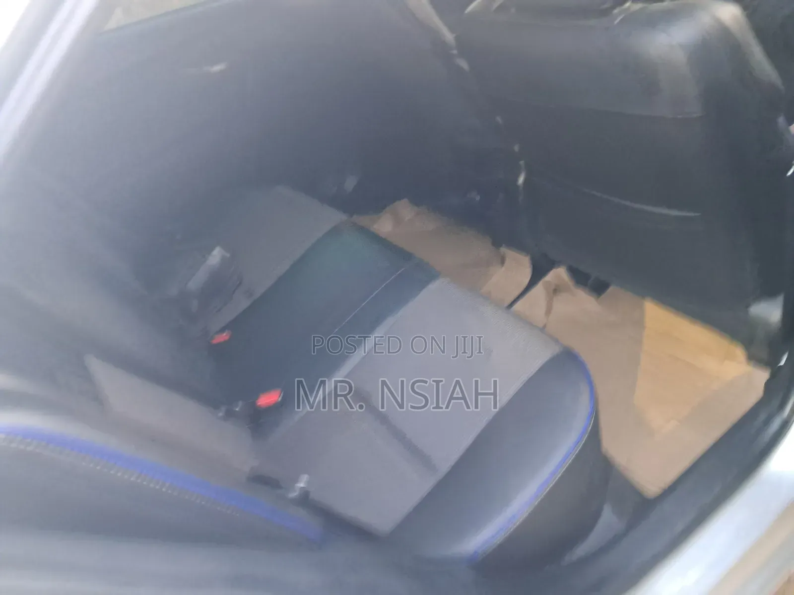 Toyota Corolla SE (1.8L 4cyl 2A) 2018 Silver