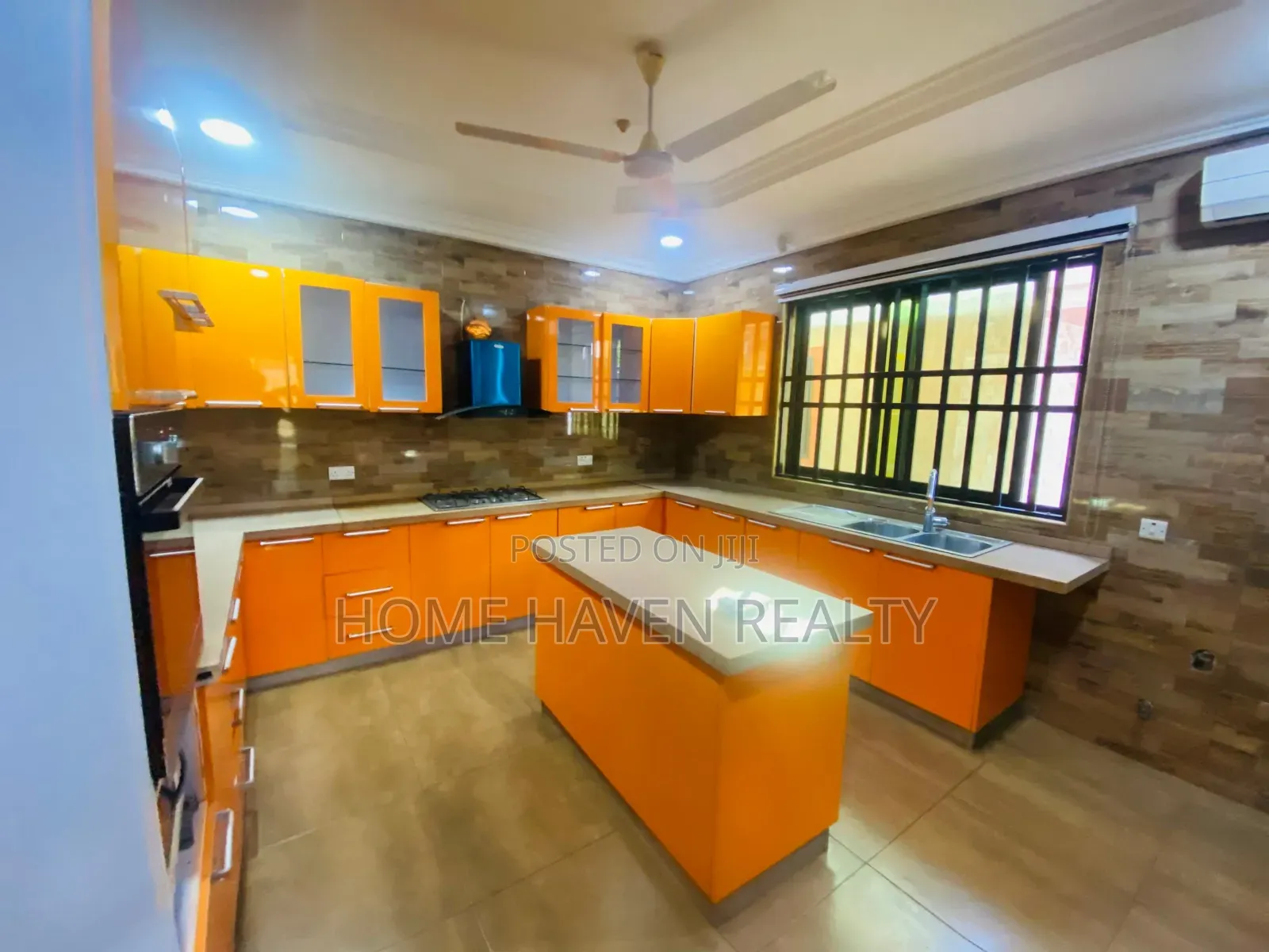 5bdrm House in Dzorwulu for rent