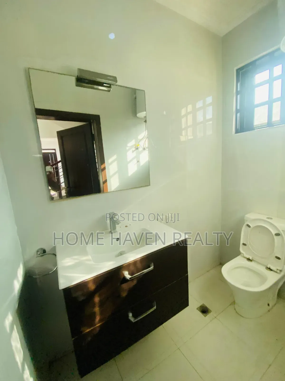 5bdrm House in Dzorwulu for rent