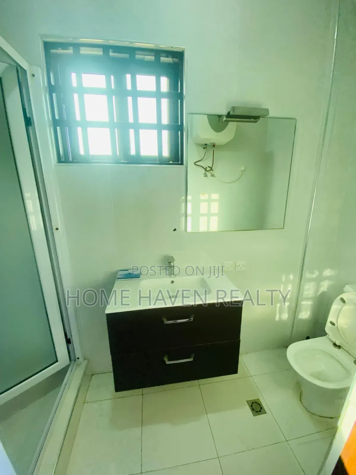 5bdrm House in Dzorwulu for rent