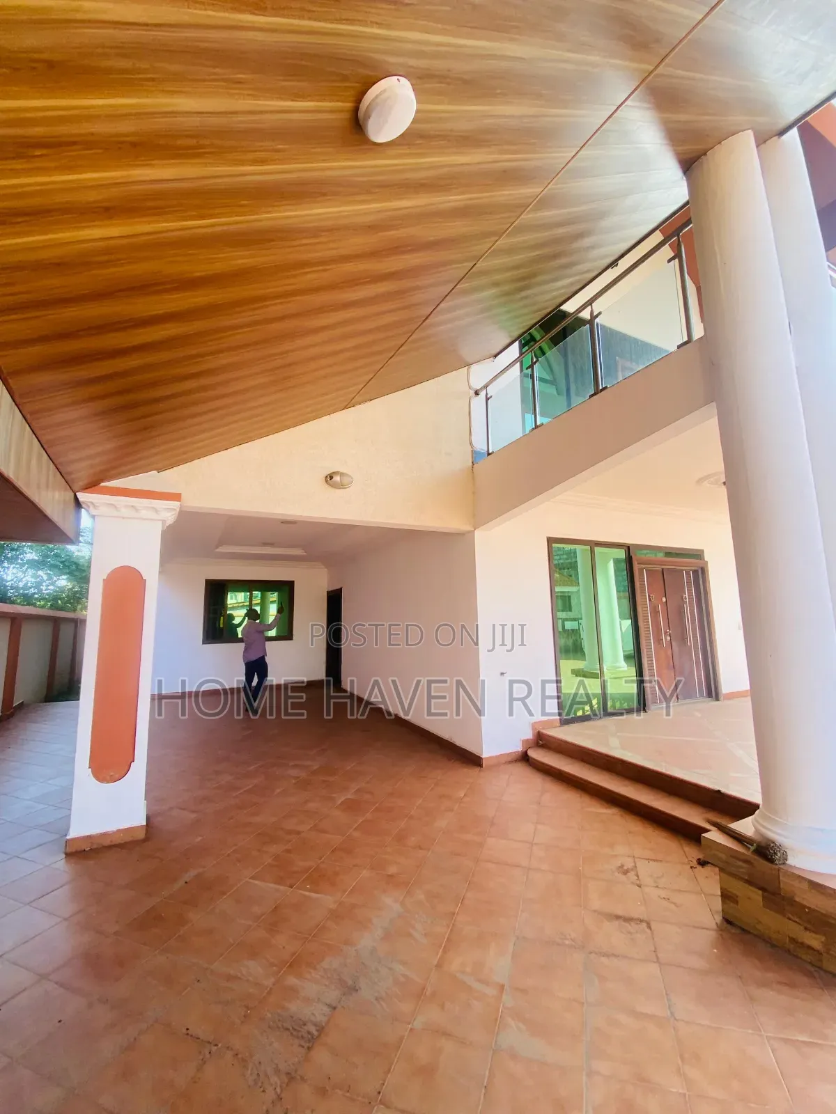 5bdrm House in Dzorwulu for rent