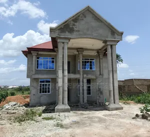 5bdrm House in Kwamo, Kumasi Metropolitan for sale
