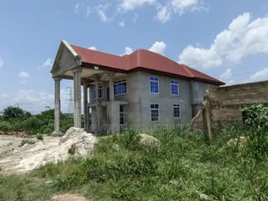 5bdrm House in Kwamo, Kumasi Metropolitan for sale
