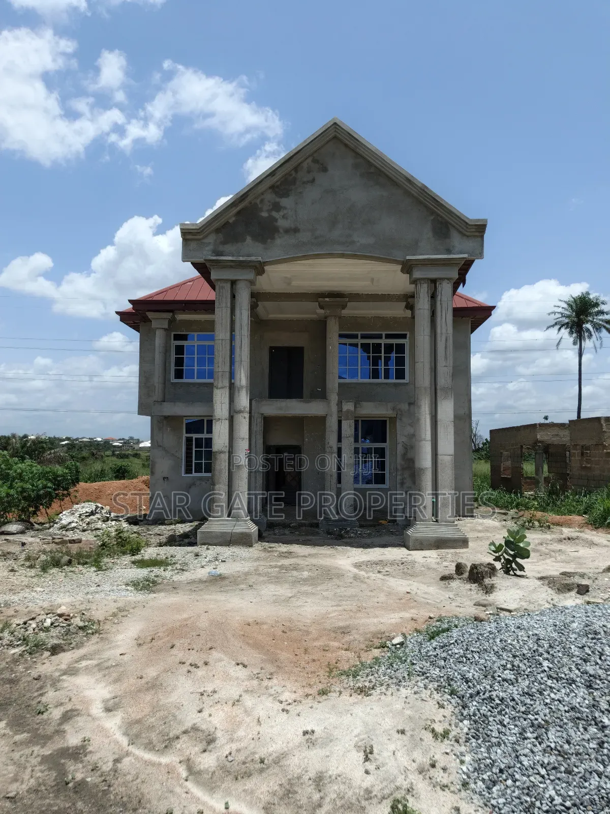 5bdrm House in Kwamo, Kumasi Metropolitan for sale
