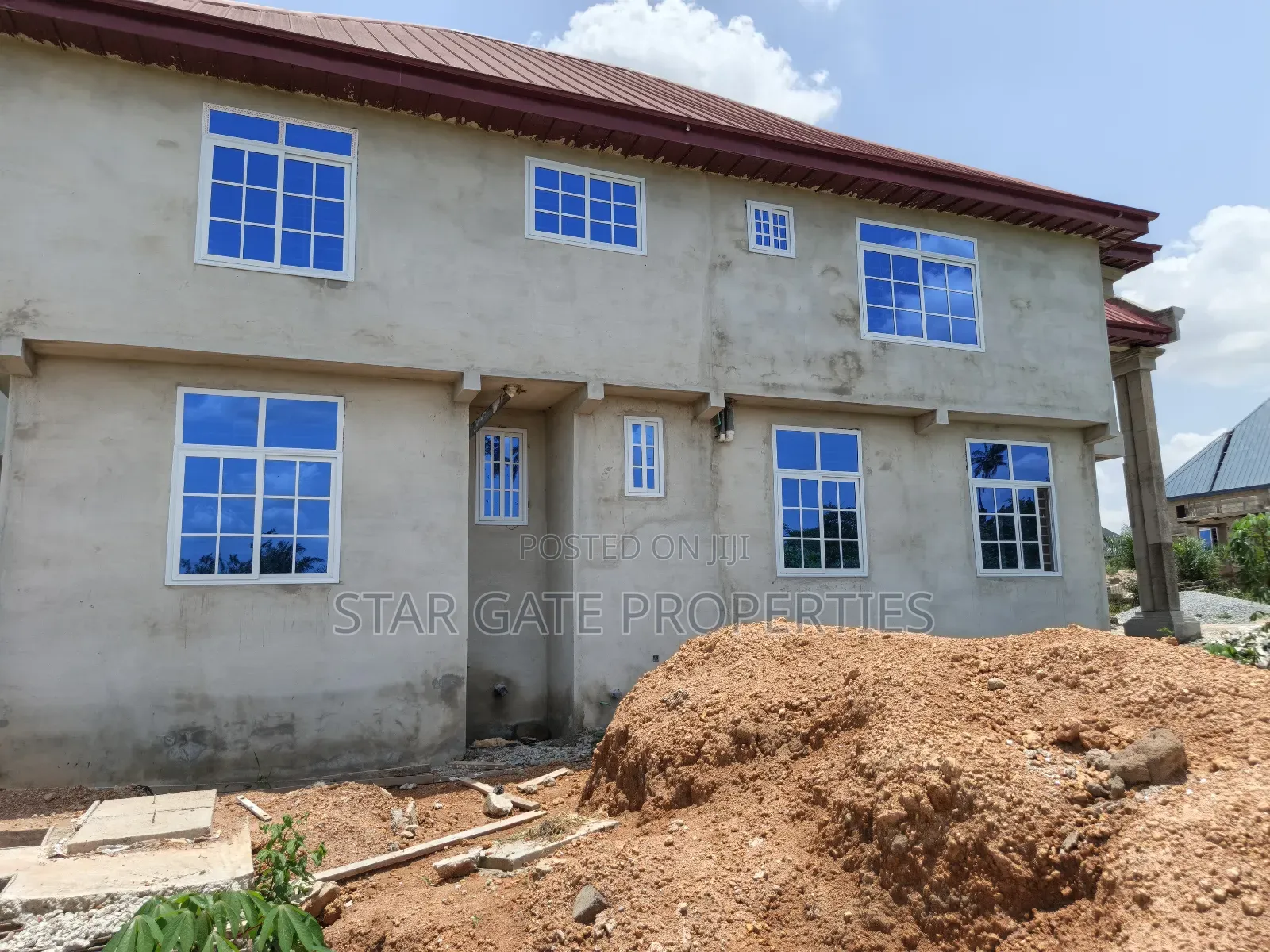 5bdrm House in Kwamo, Kumasi Metropolitan for sale