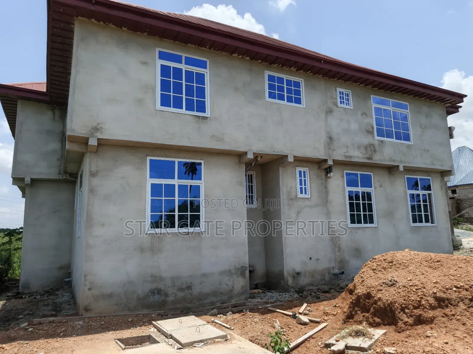 5bdrm House in Kwamo, Kumasi Metropolitan for sale