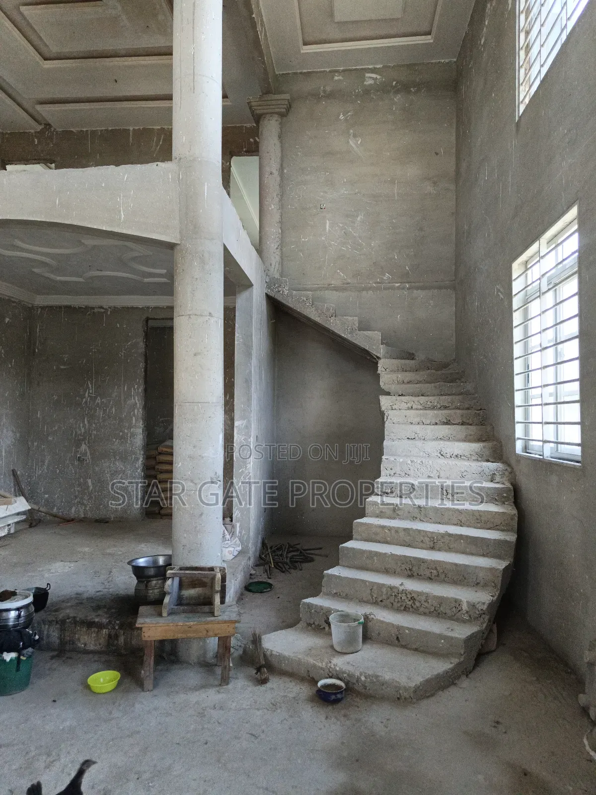 5bdrm House in Kwamo, Kumasi Metropolitan for sale