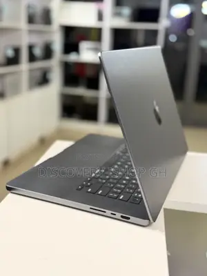 Apple MacBook Pro 2023 M3 Pro 16-inch 18GB Apple M3 Pro SSD 512GB