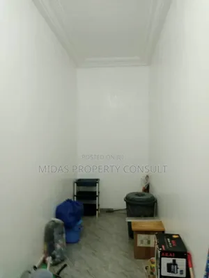5bdrm House in Akraman, Amasaman for sale