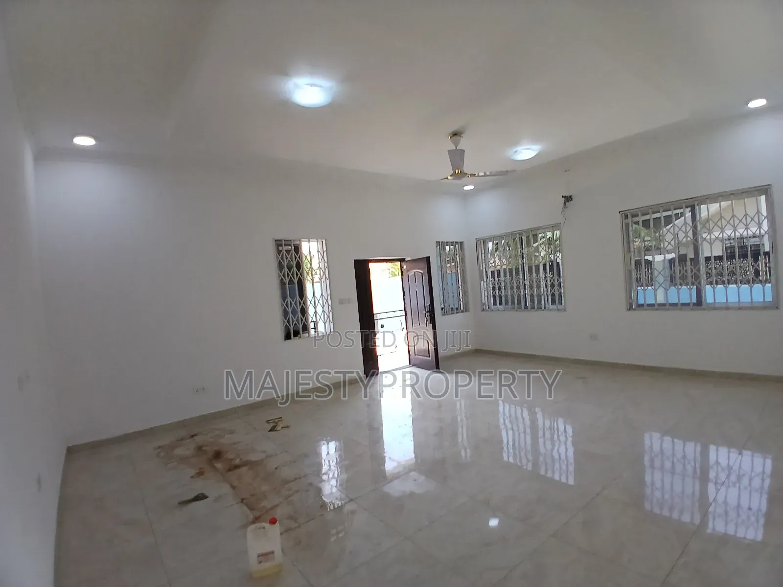 3bdrm Apartment in Okpoegonor, Manet Court for rent