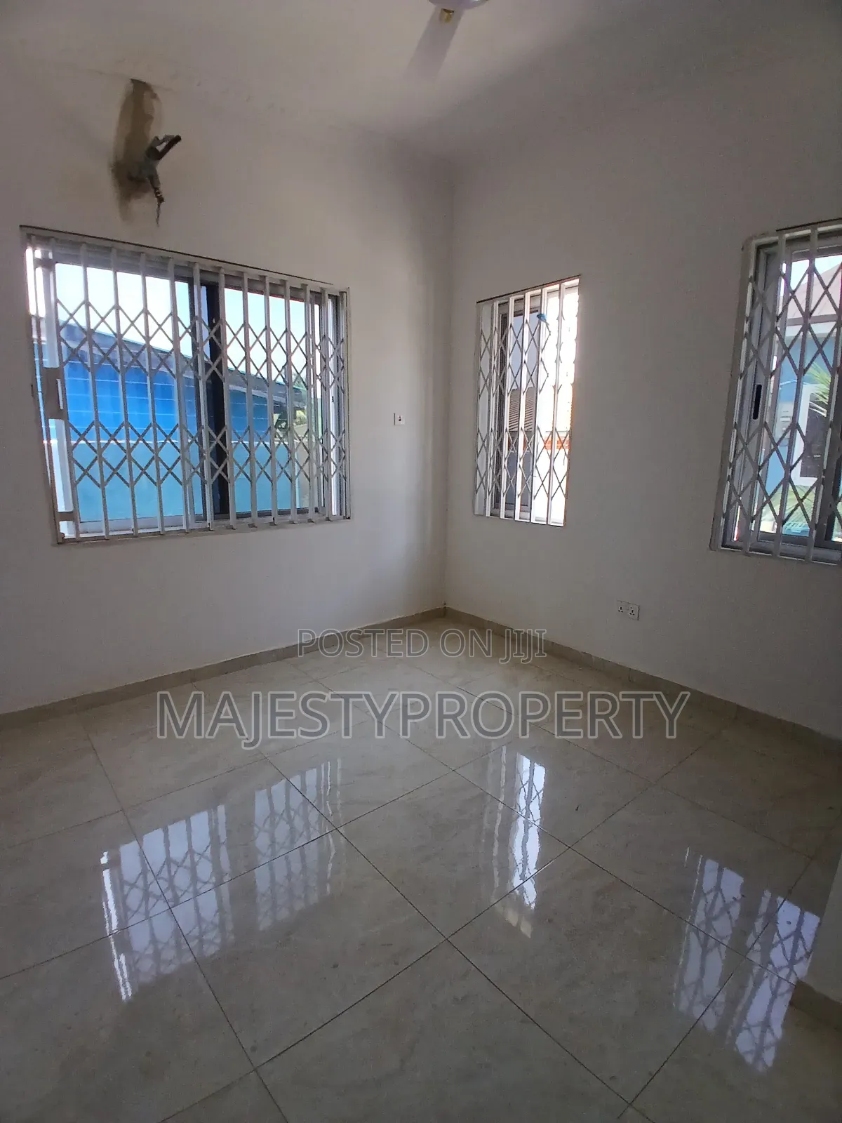 3bdrm Apartment in Okpoegonor, Manet Court for rent