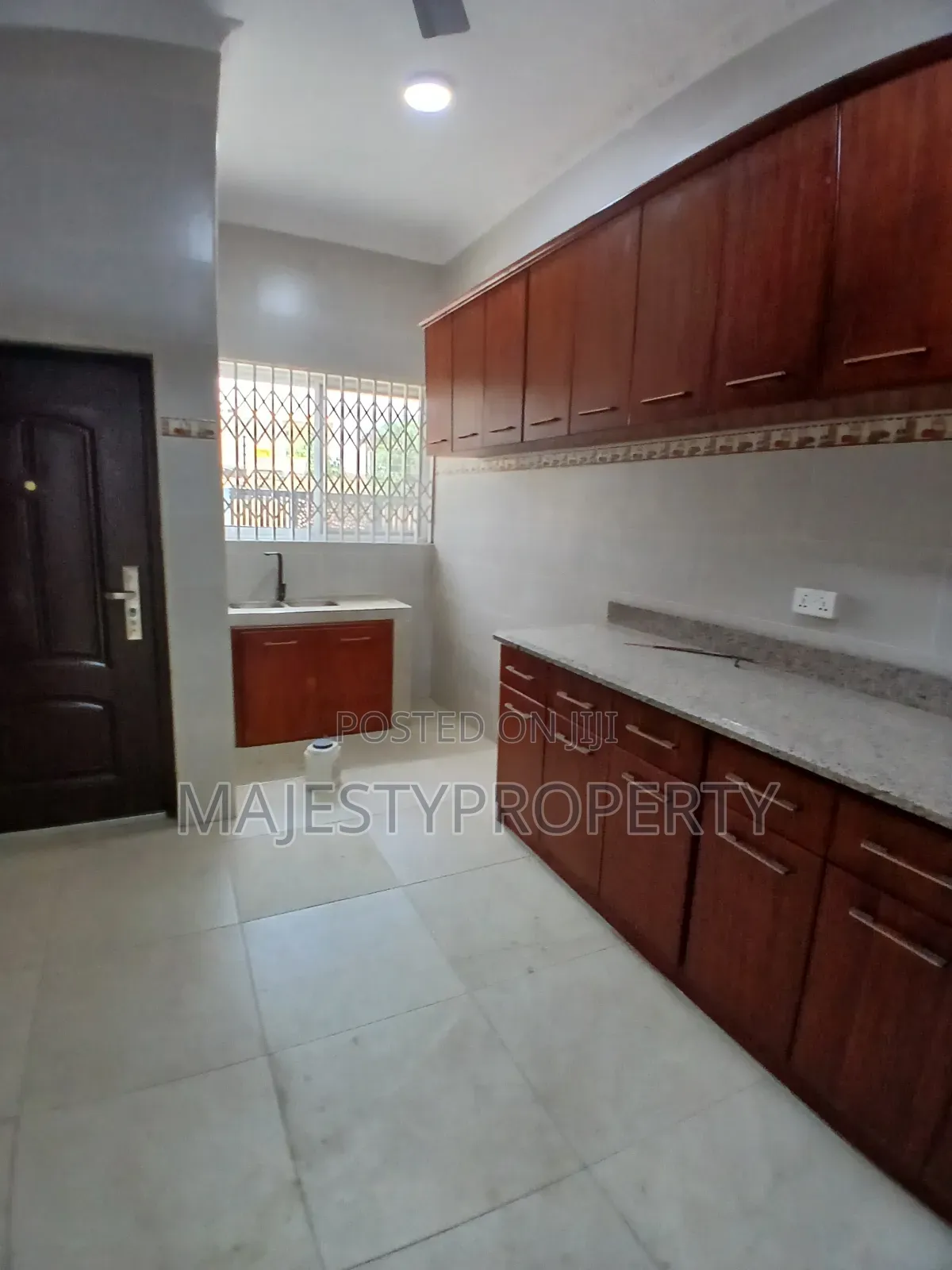 3bdrm Apartment in Okpoegonor, Manet Court for rent