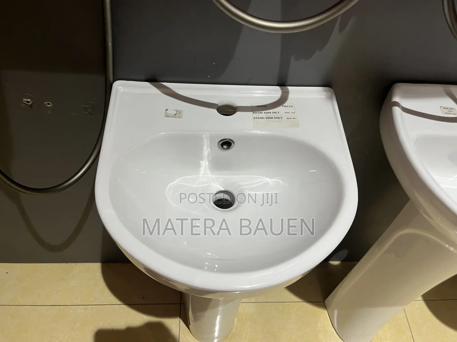 Minimalist Wash Hand Basin 4000 Wall Hung