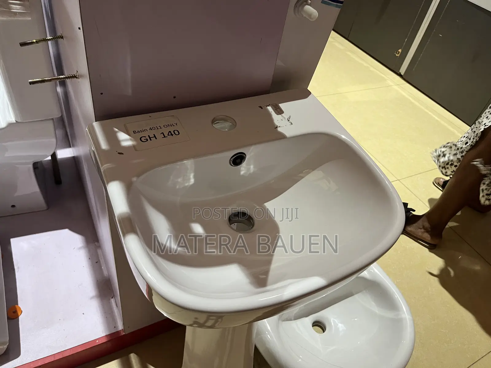 Wash Hand Basin Wall Hung 4011