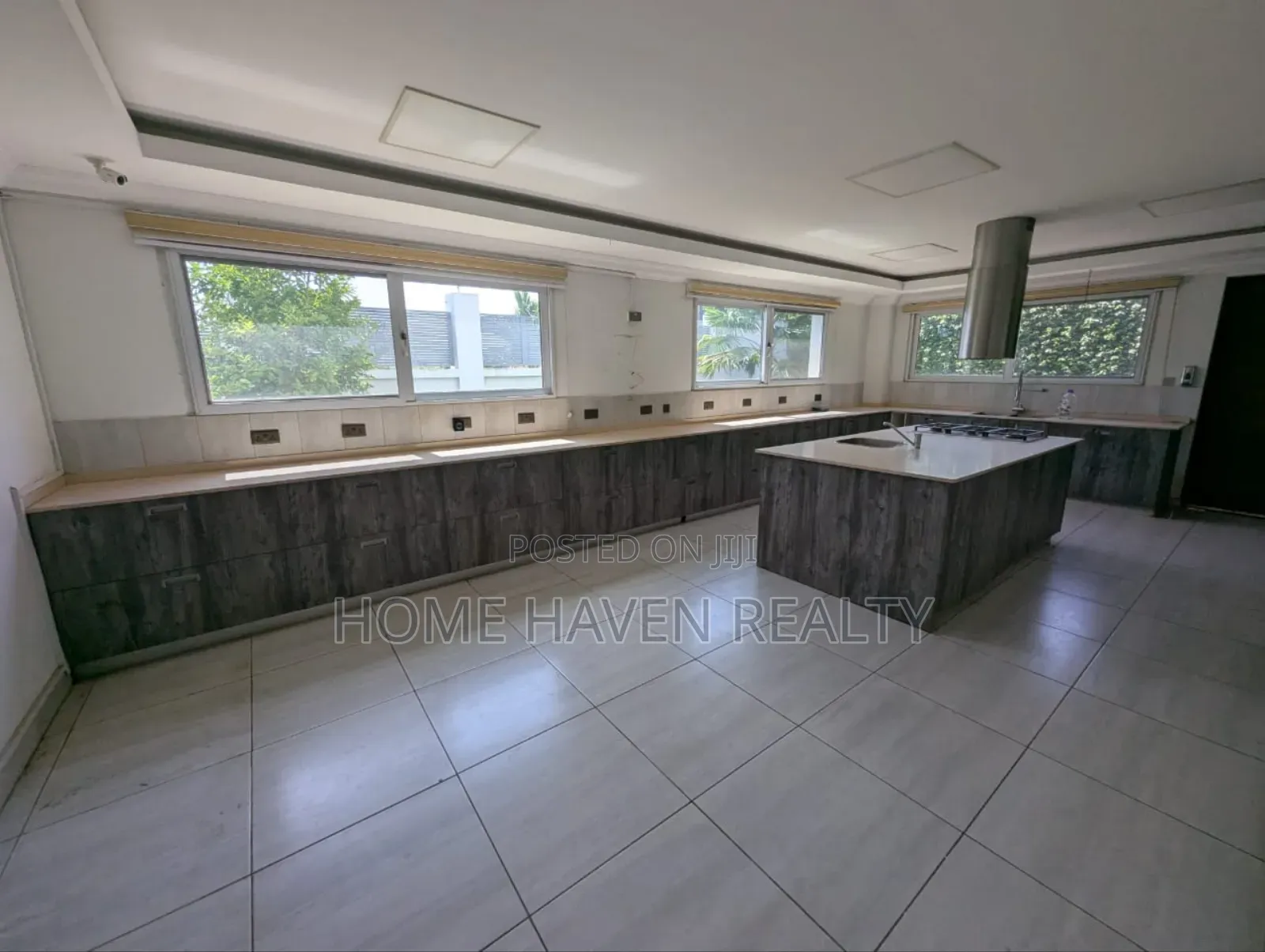 4bdrm House in Airport Hills for sale