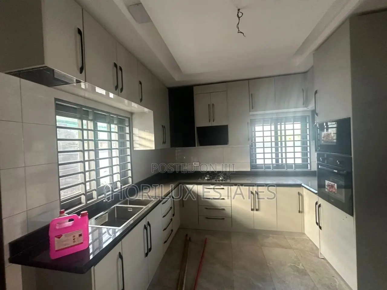 4bdrm Duplex in Tema Com. 25 for sale