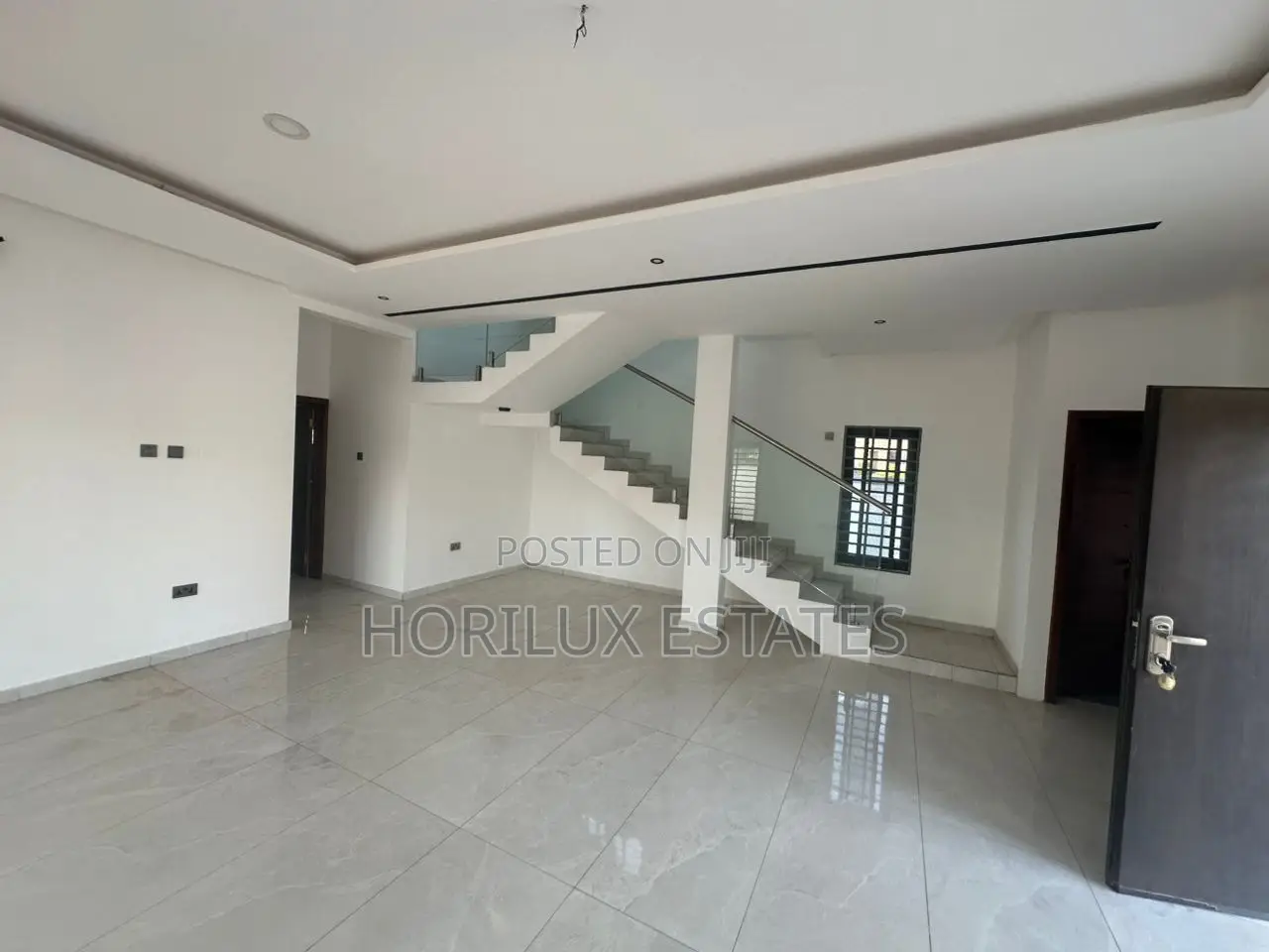 4bdrm Duplex in Tema Com. 25 for sale