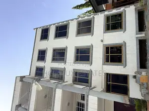 3bdrm Apartment in Very Close To Road, Adjiriganor for rent