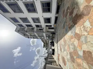 3bdrm Apartment in Very Close To Road, Adjiriganor for rent