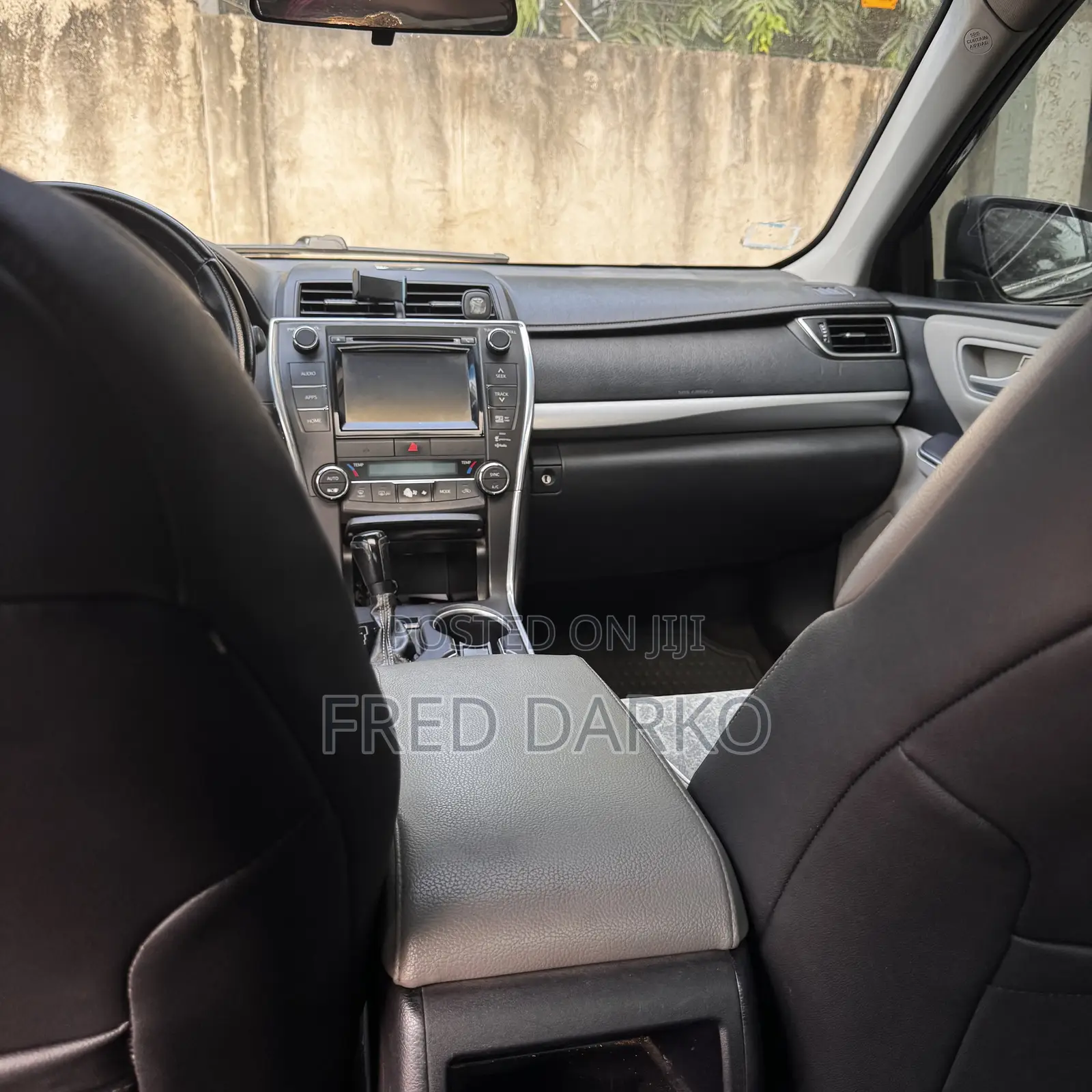 Toyota Camry SE 4dr Sedan (2.5L 4cyl 6A) 2015