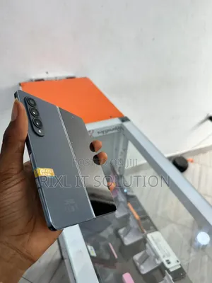 New Samsung Galaxy Z Fold4 256 GB Gray