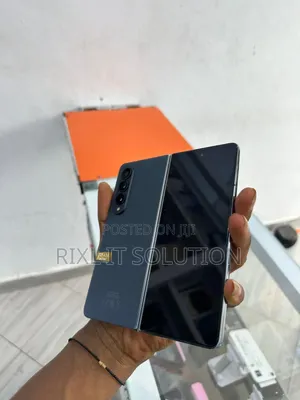 New Samsung Galaxy Z Fold4 256 GB Gray