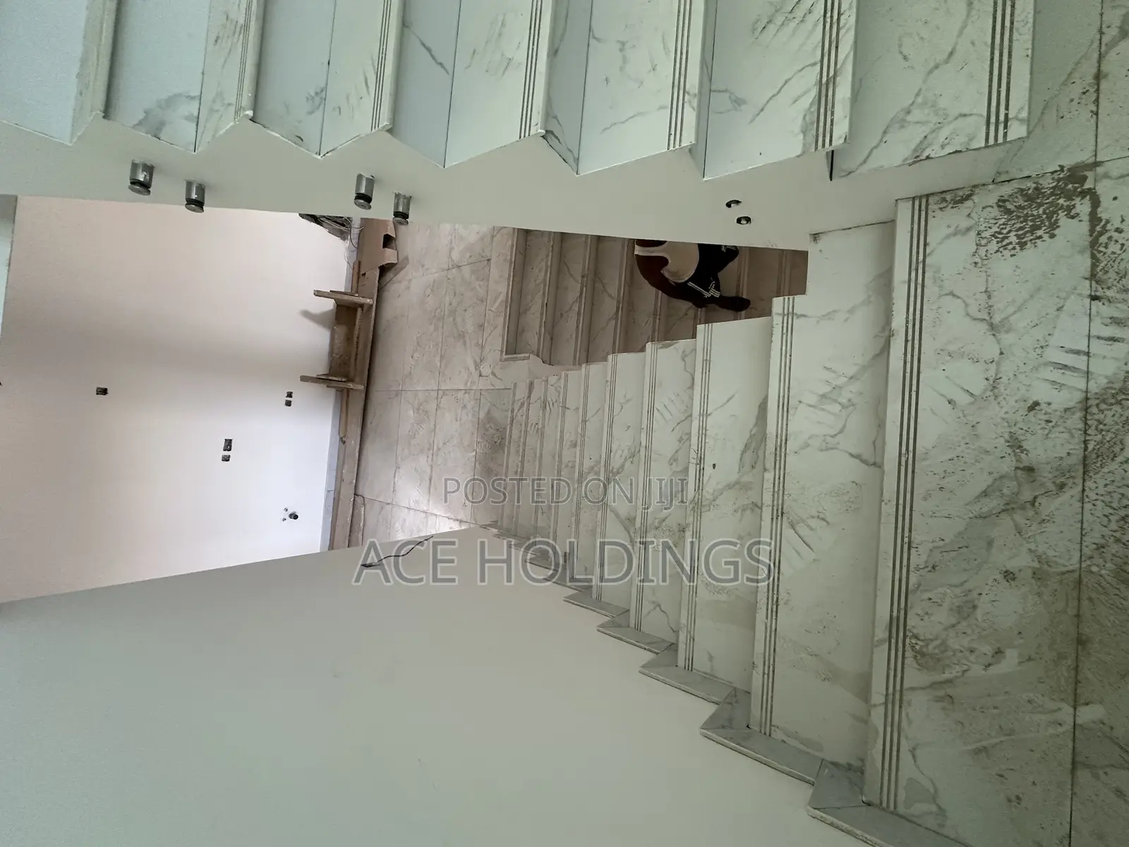 5bdrm Mansion in East Legon for sale