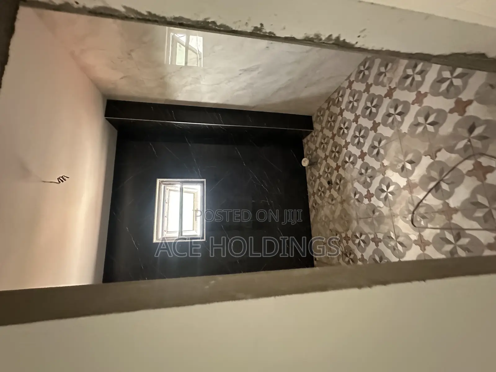 5bdrm Mansion in East Legon for sale