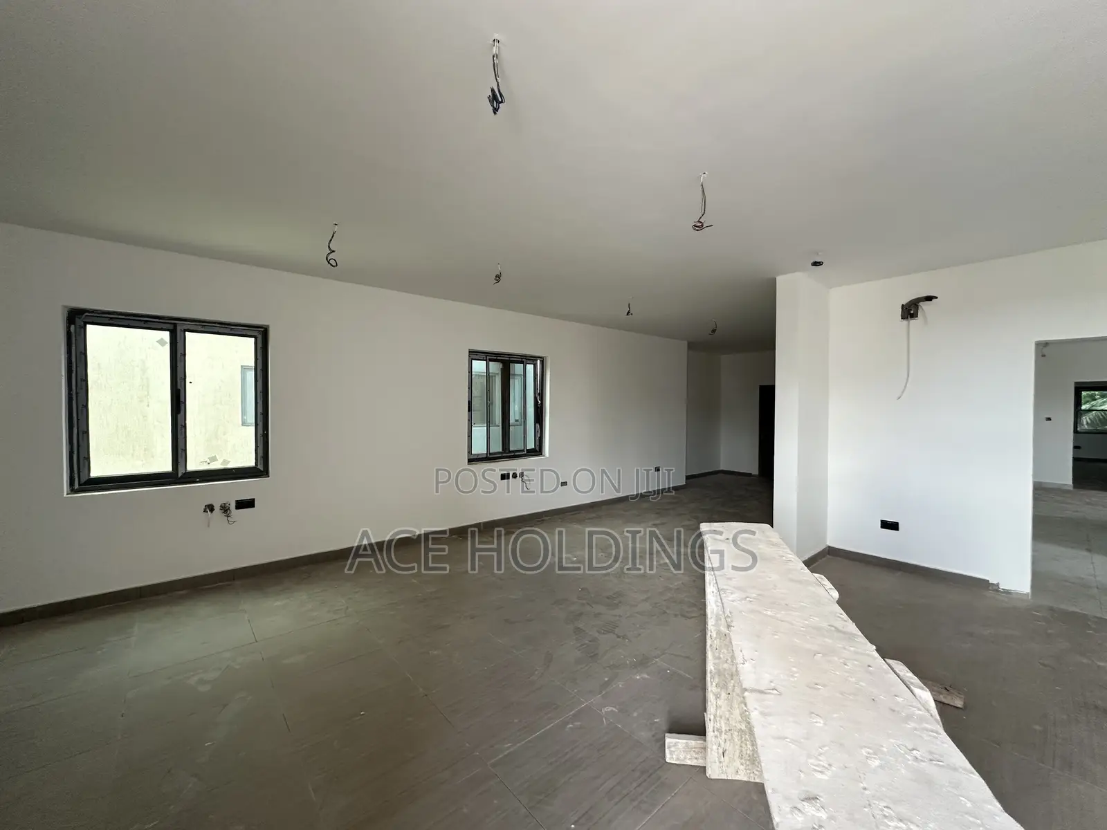 5bdrm Mansion in East Legon for sale