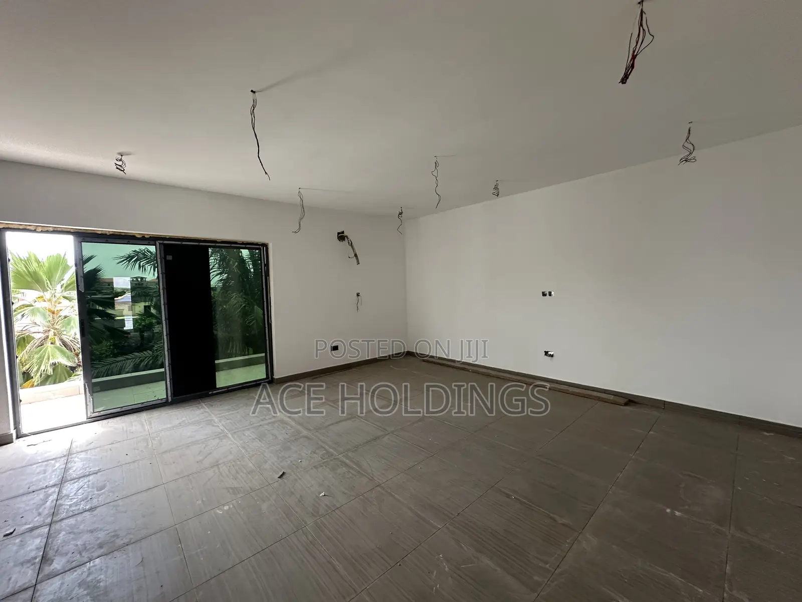 5bdrm Mansion in East Legon for sale