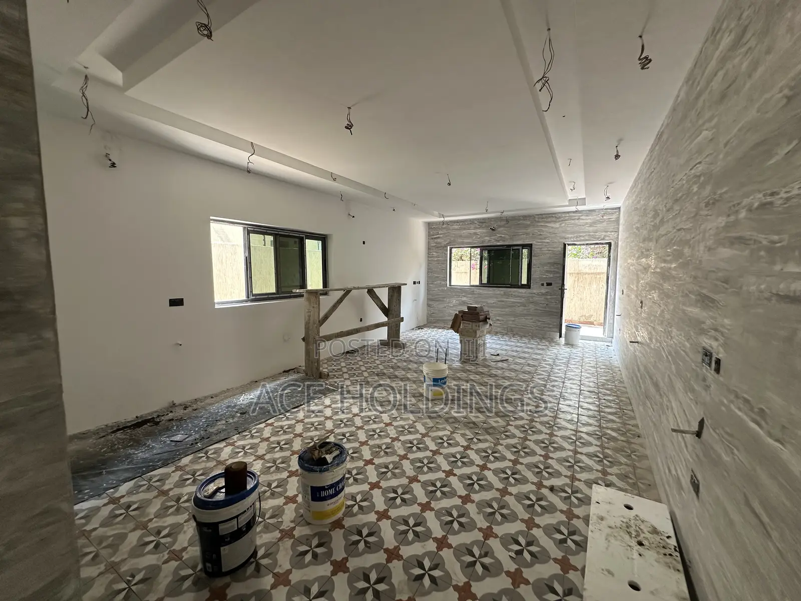 5bdrm Mansion in East Legon for sale