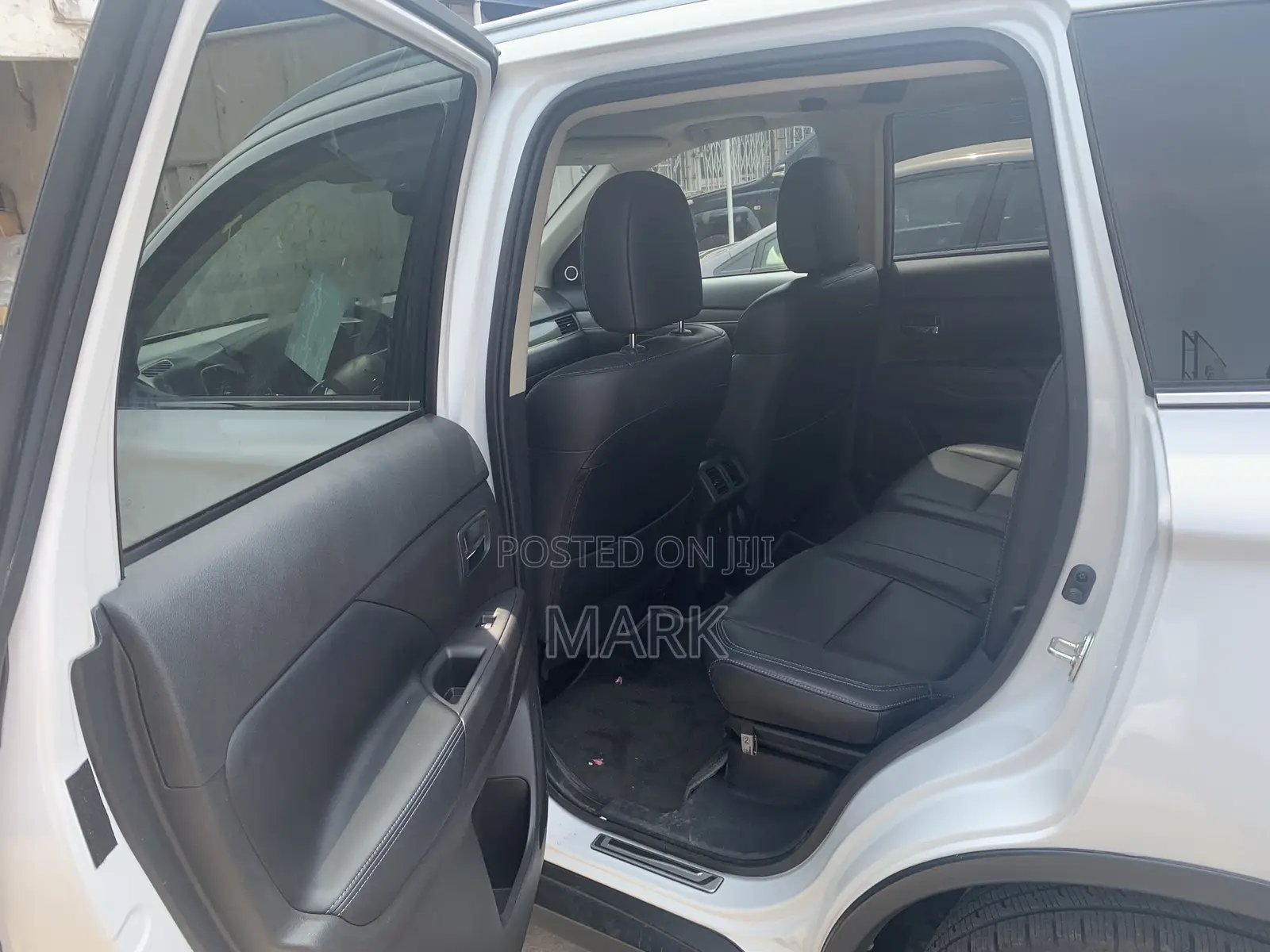 Mitsubishi Outlander 2019 White