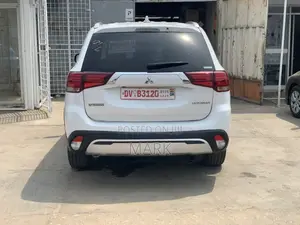 Mitsubishi Outlander 2019 White