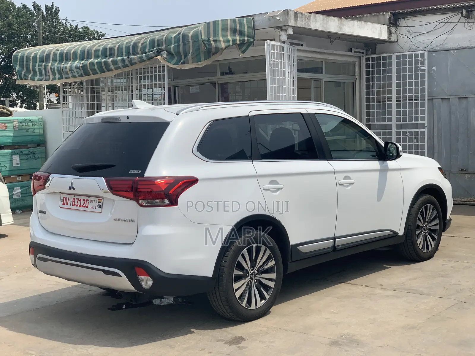 Mitsubishi Outlander 2019 White