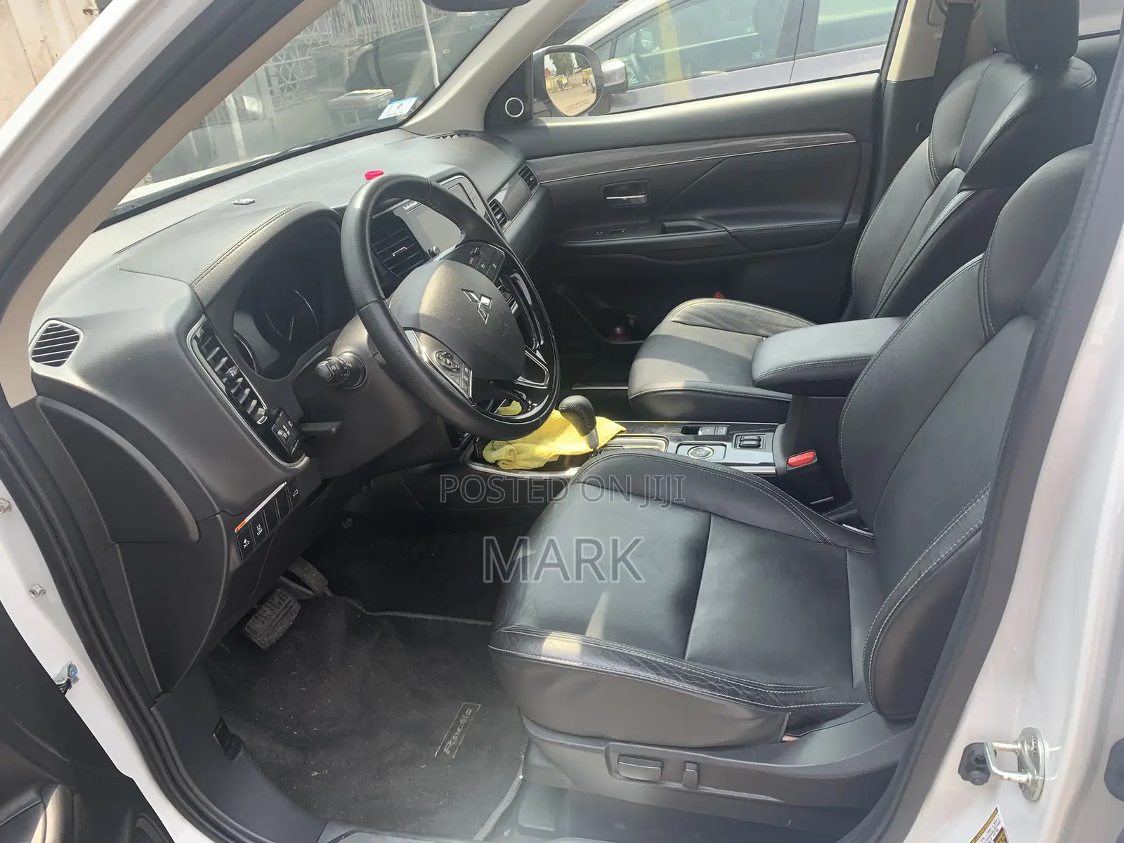 Mitsubishi Outlander 2019 White