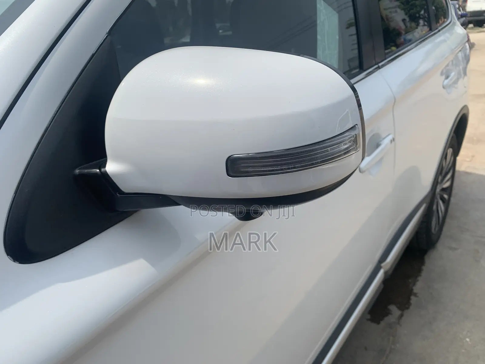 Mitsubishi Outlander 2019 White