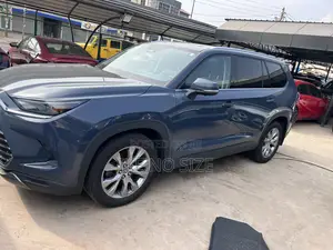 Toyota Grand Highlander Hybrid 2025 Blue