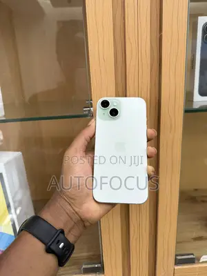 Apple iPhone 15 128 GB Green