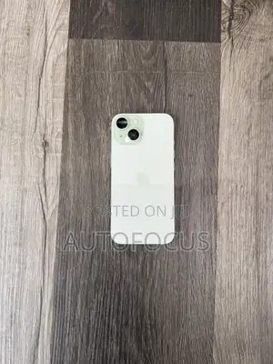Apple iPhone 15 128 GB Green