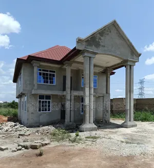 5bdrm House in Kumasi Ejisu Road for sale