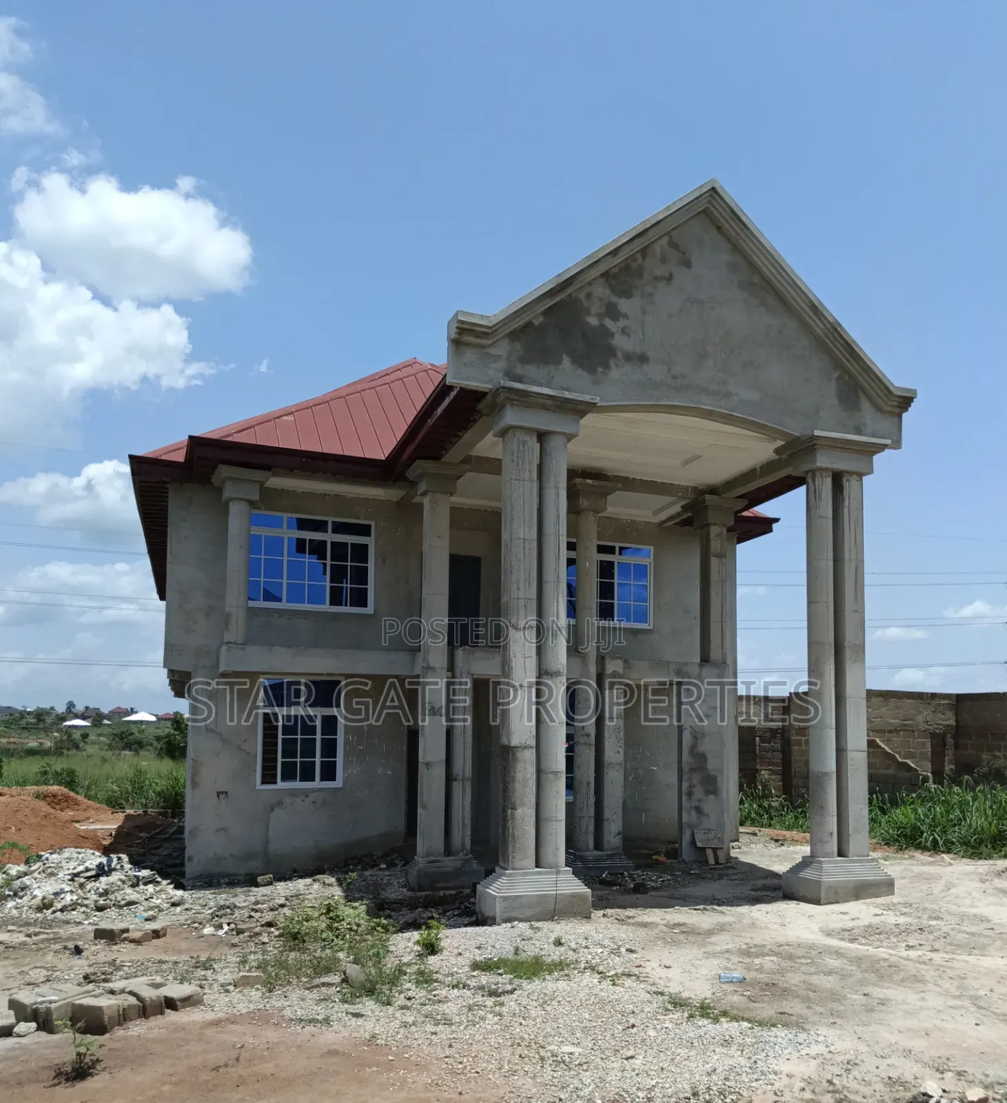 5bdrm House in Kumasi Ejisu Road for sale