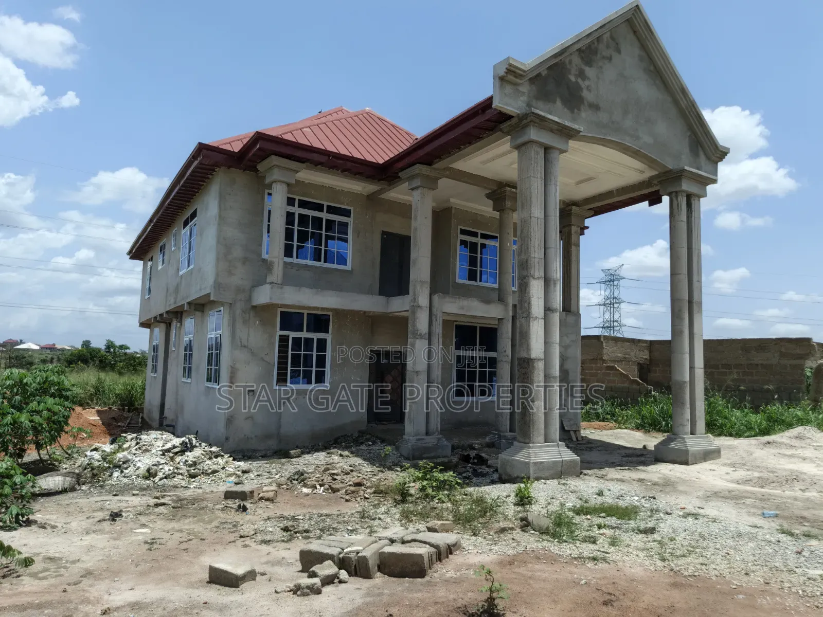 5bdrm House in Kumasi Ejisu Road for sale