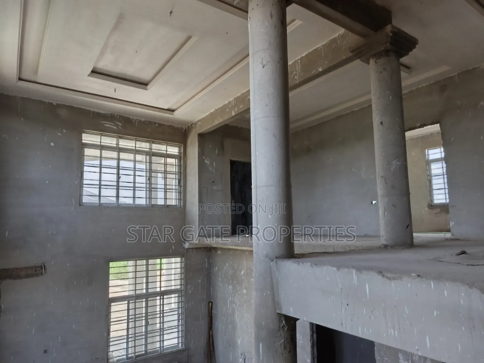 5bdrm House in Kumasi Ejisu Road for sale