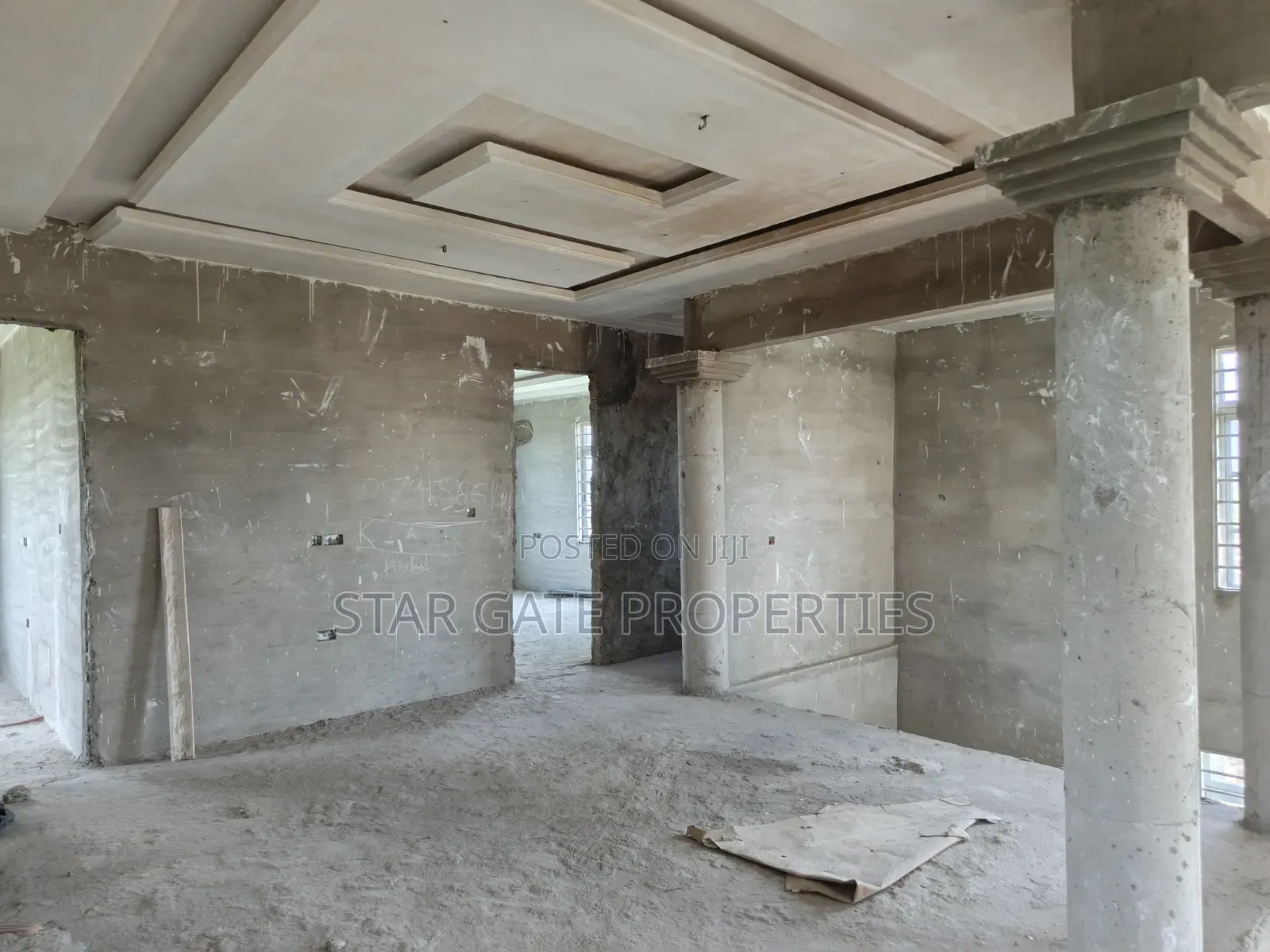 5bdrm House in Kumasi Ejisu Road for sale