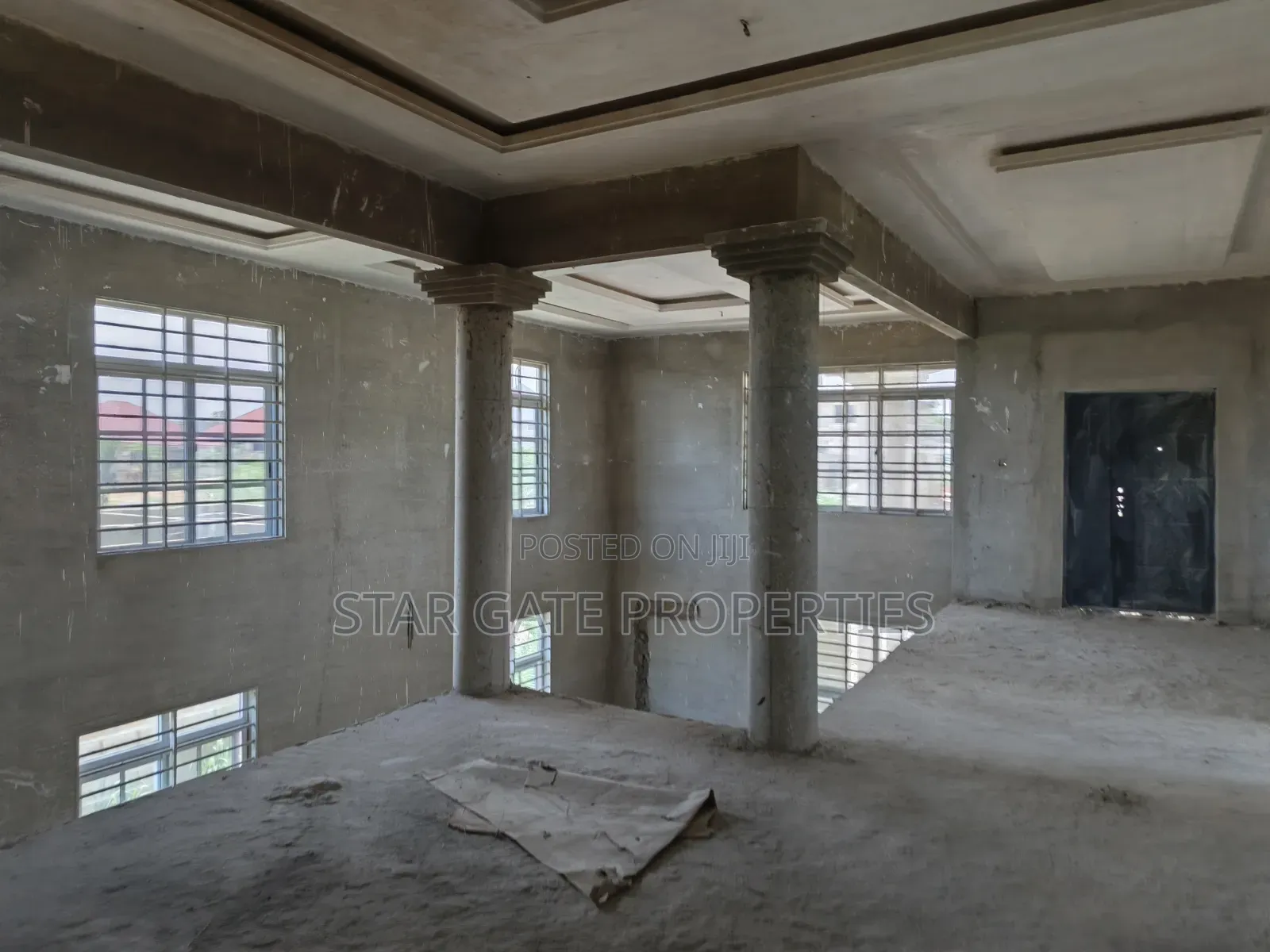 5bdrm House in Kumasi Ejisu Road for sale