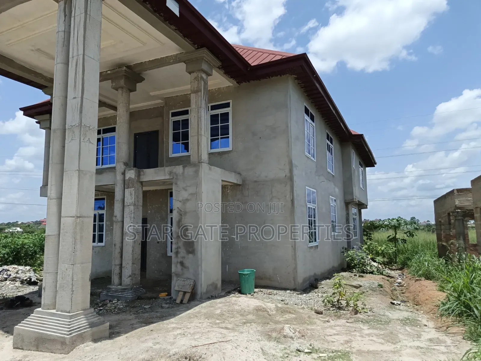 5bdrm House in Kumasi Ejisu Road for sale