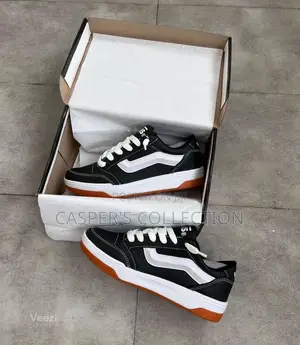 Vans Men’S Hylane Skate Shoes Black /White /Gum